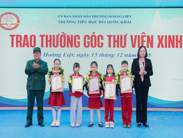 Ra mắt "Chuyến tàu yêu thương - Mang sách đến trường"